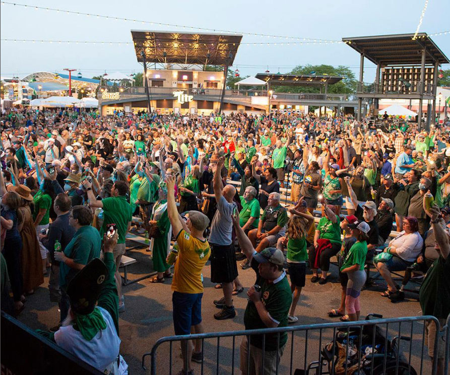Crowd at Irish Fest